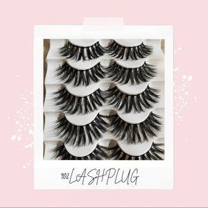 5 pairs of unused lashes.